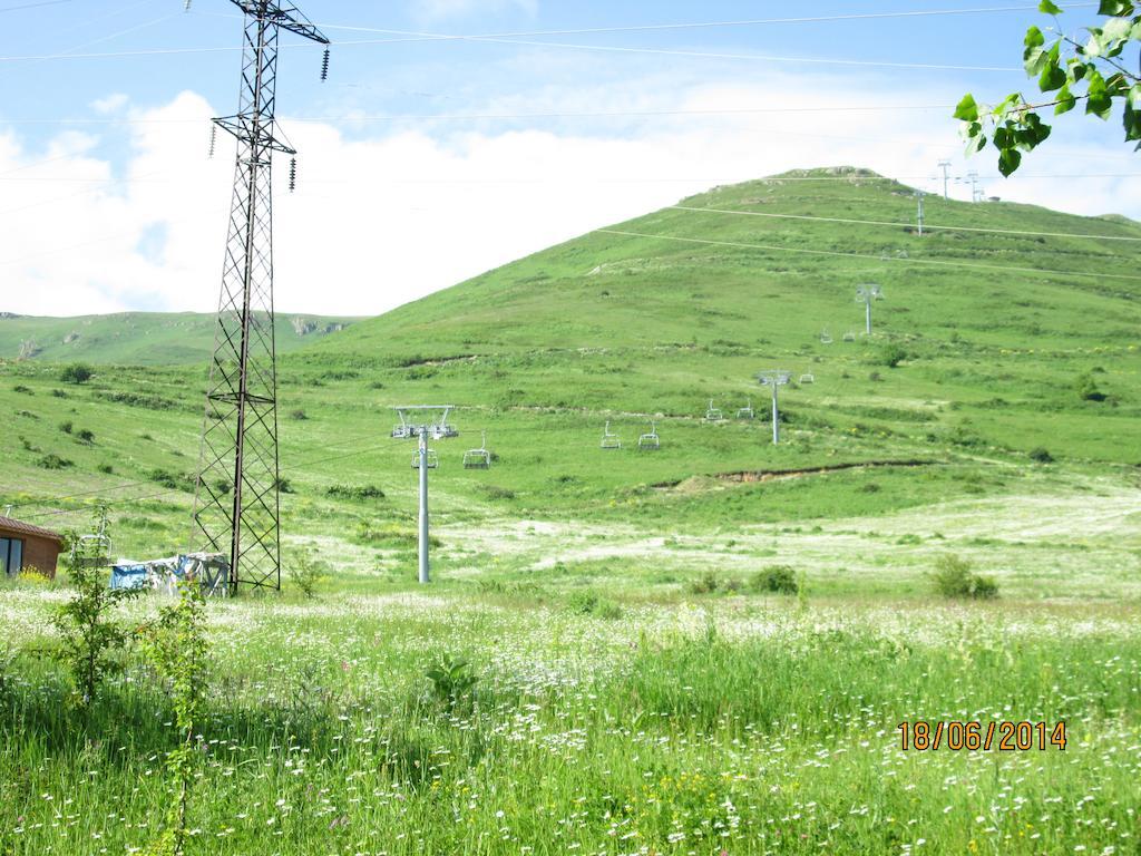 Akhtamar Hotel Cjsc Arzakan ภายนอก รูปภาพ