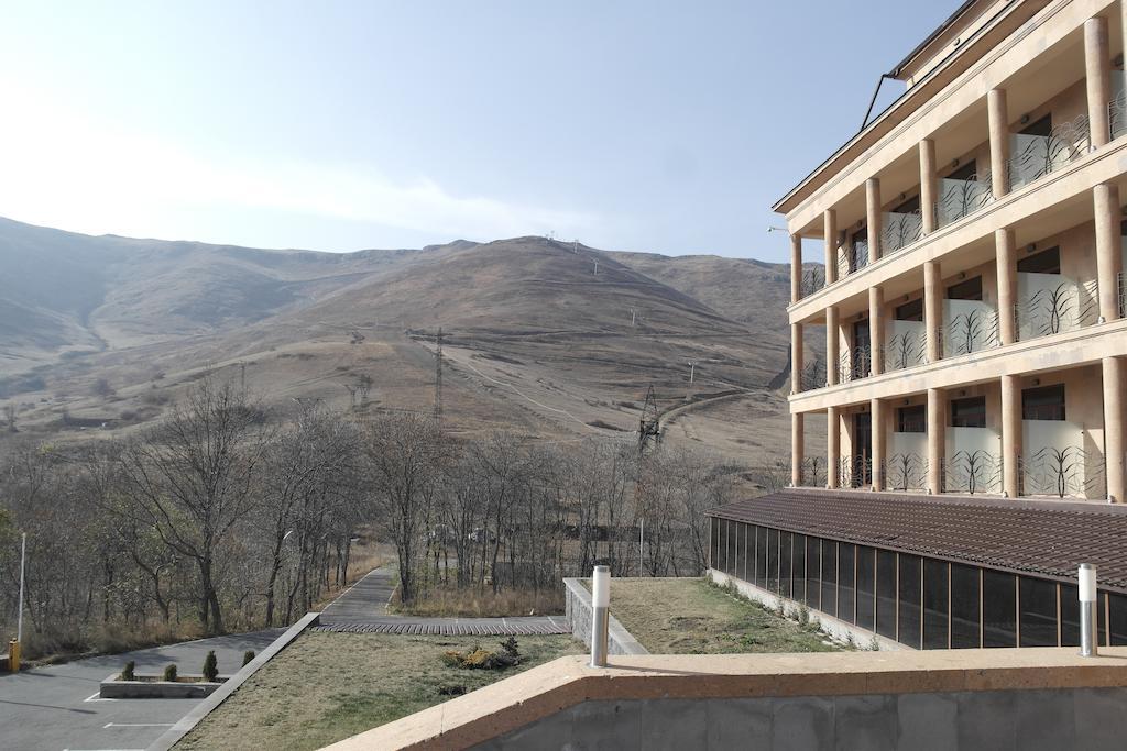 Akhtamar Hotel Cjsc Arzakan ภายนอก รูปภาพ